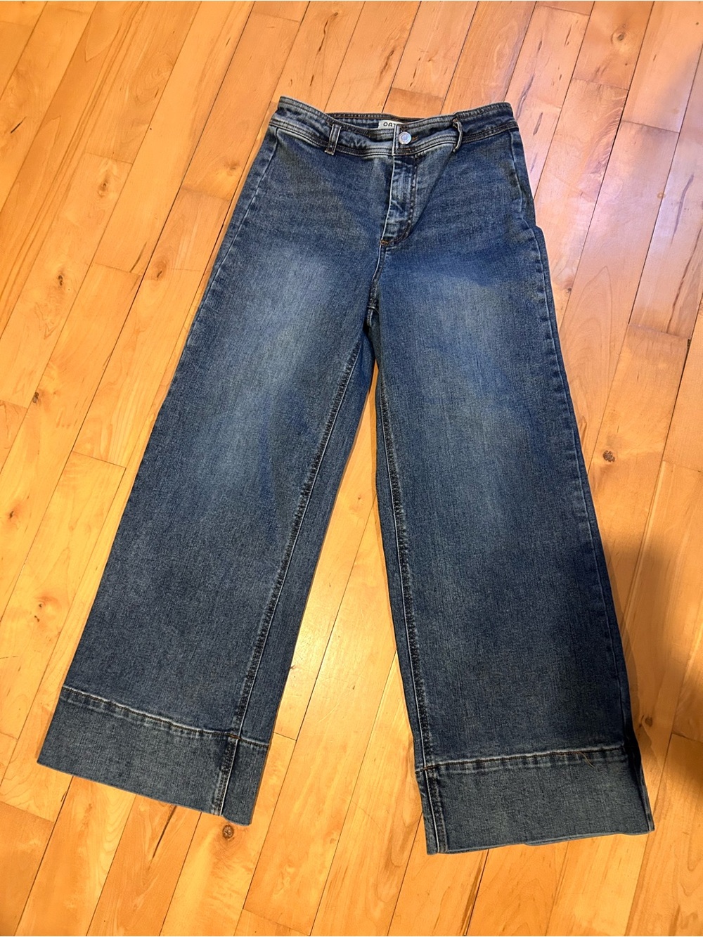 Oat New York Wide-Leg Jeans in Medium Blue Wash